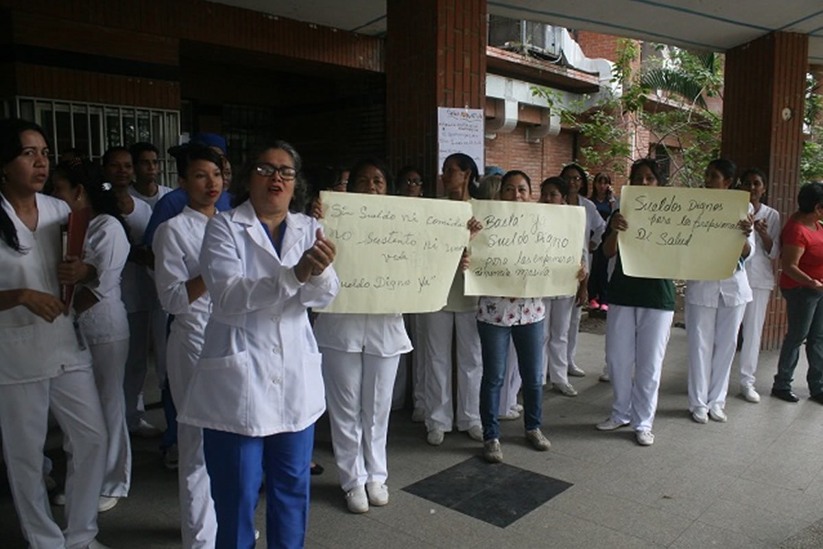 Dos trabajadores de la salud se sienten burlados con bono ofrecido por Guaidó, según EU