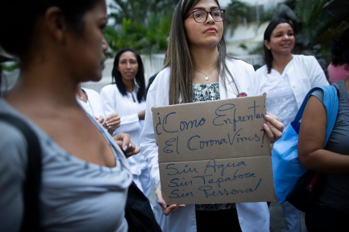 Amnistía Internacional: El régimen de Maduro reprime al personal de salud en vez de protegerlos contra el covid-19
