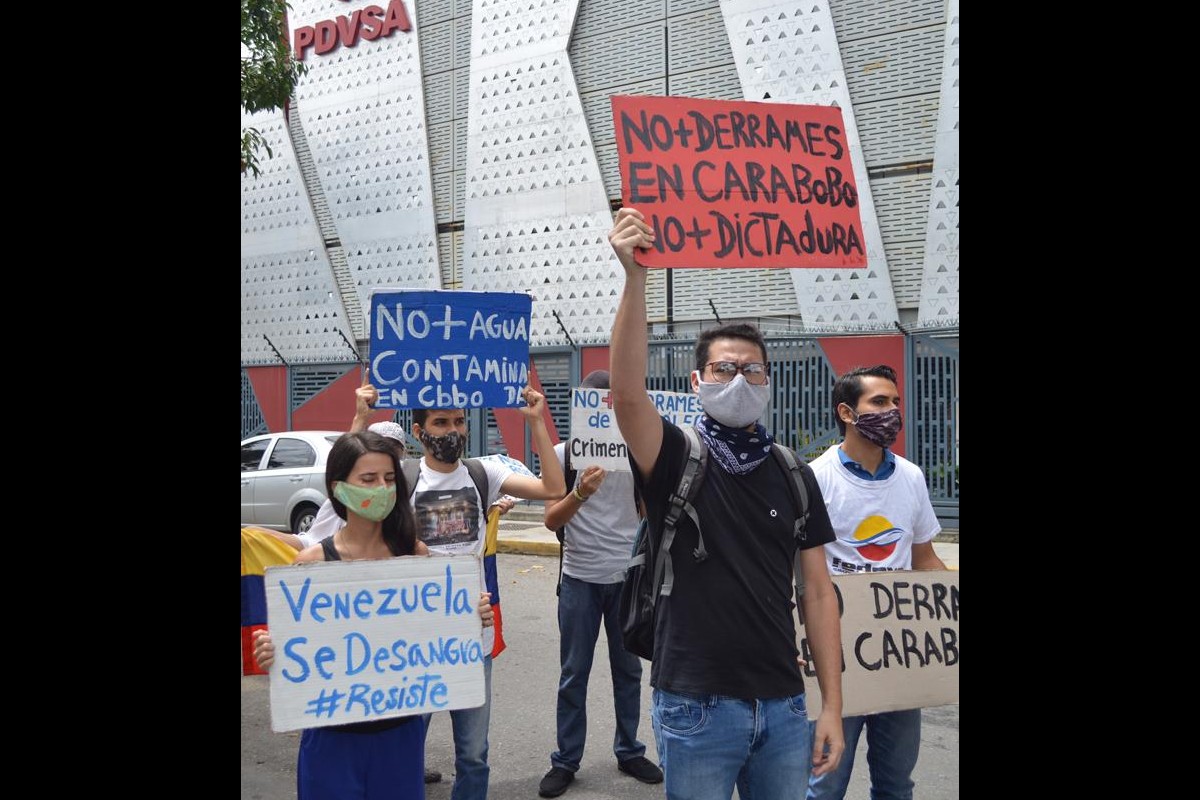 Protestaron frente a Pdvsa en Carabobo por nuevo derrame: «Maduro violenta los derechos ambientales»