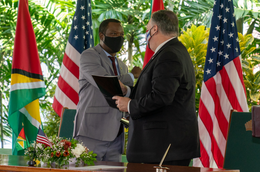 EEUU y Guyana lanzarán patrullajes marítimos conjuntos cerca de la disputada frontera con Venezuela