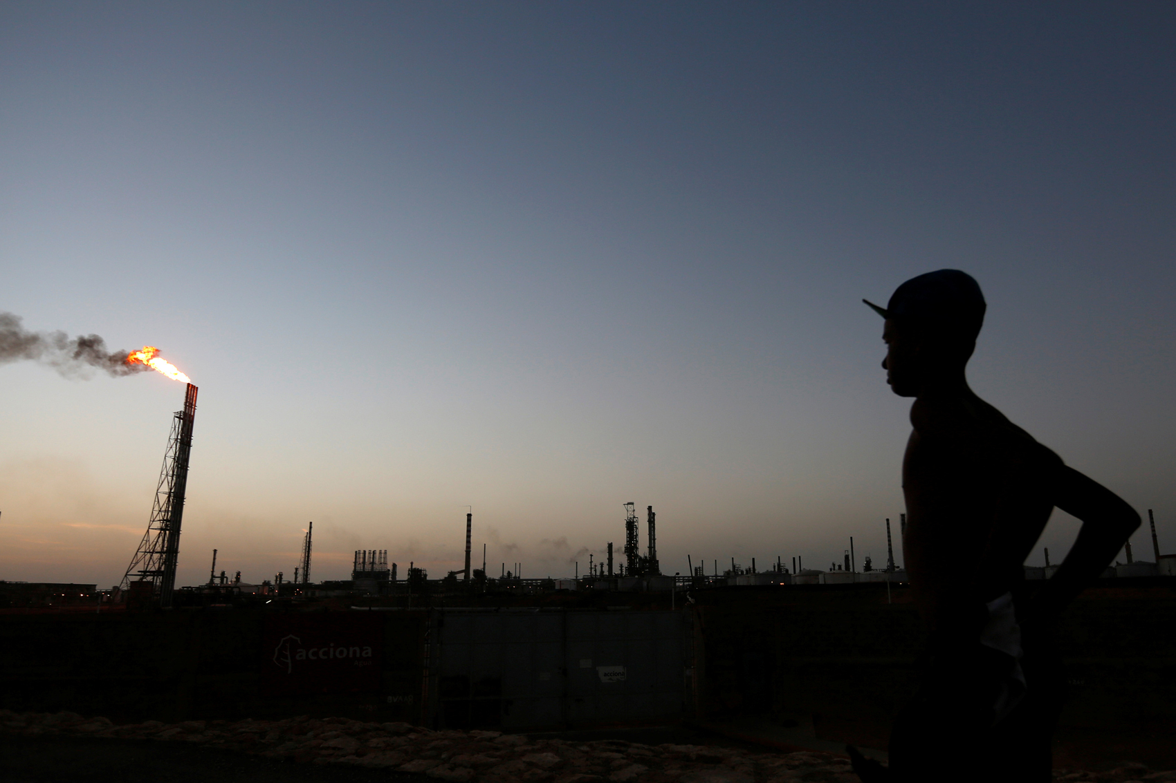 Argus: Pdvsa espera producir 40 mil b/d de gasolina hacia fines de esta semana