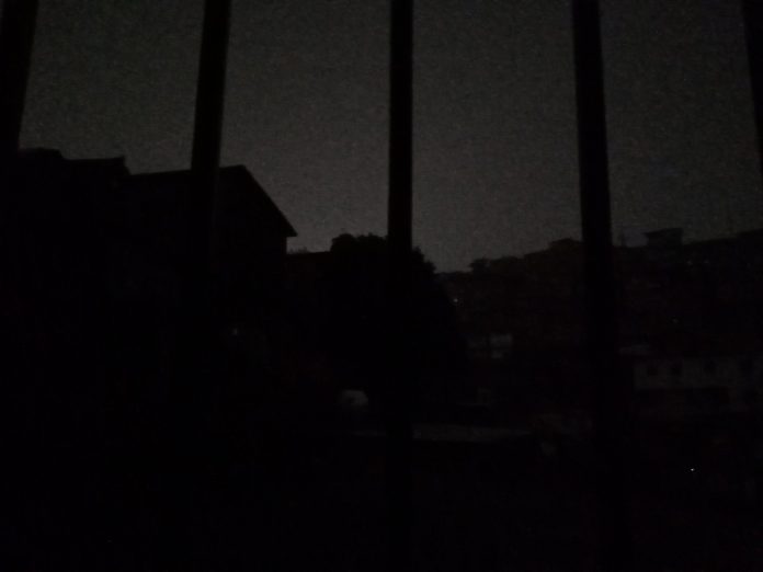 Otro bajón de luz afectó Caracas y varios estados