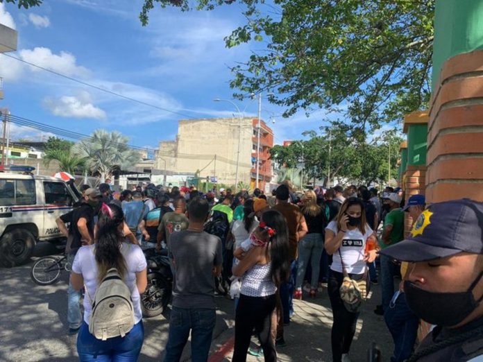 Policías del régimen atacan protestas por gasolina en Nirgua