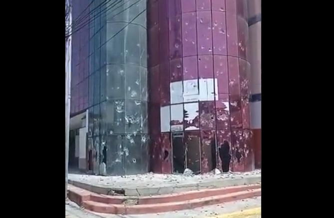 Denuncian que quemaron sede de la Alcaldía del municipio Bruzual, en Chivacoa #26Sep (FOTOS)