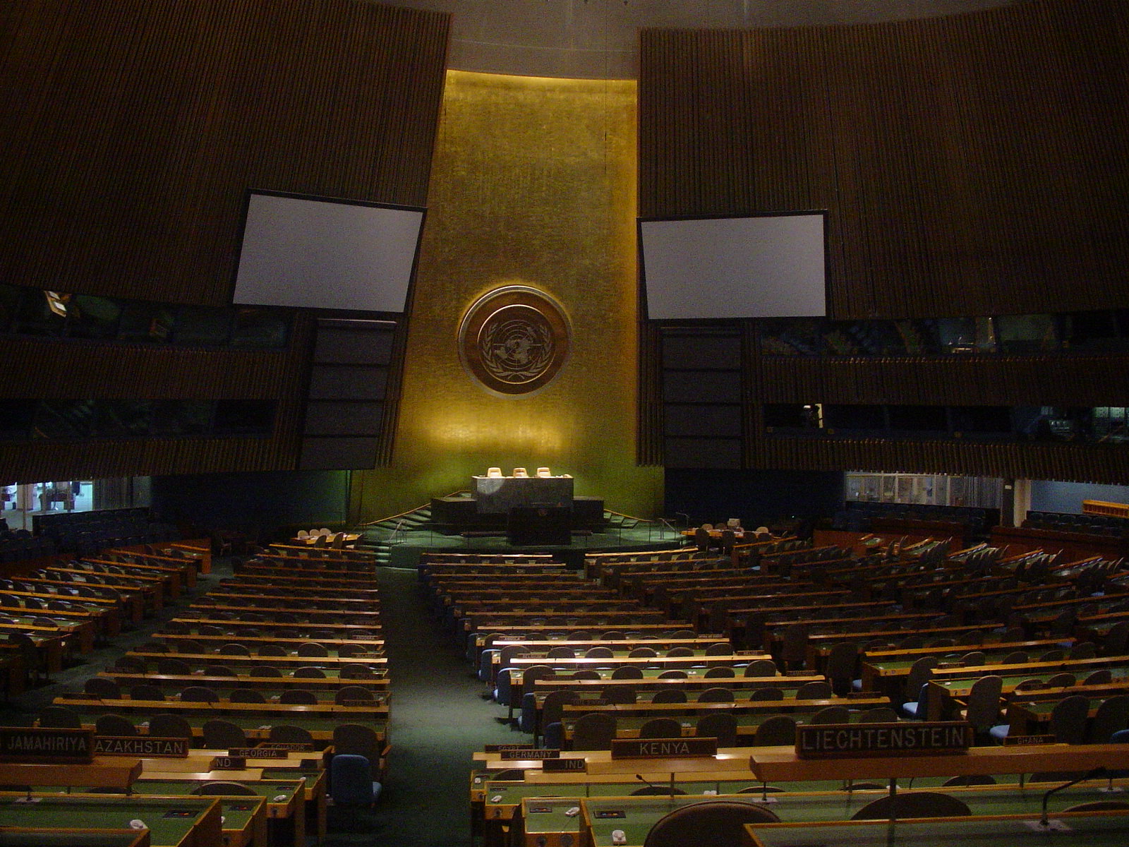 Irónico: Maduro presenta en la ONU su propio informe de DDHH