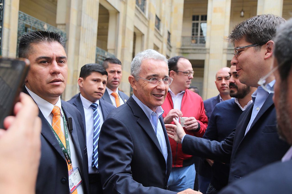 Expresidente Álvaro Uribe queda en libertad