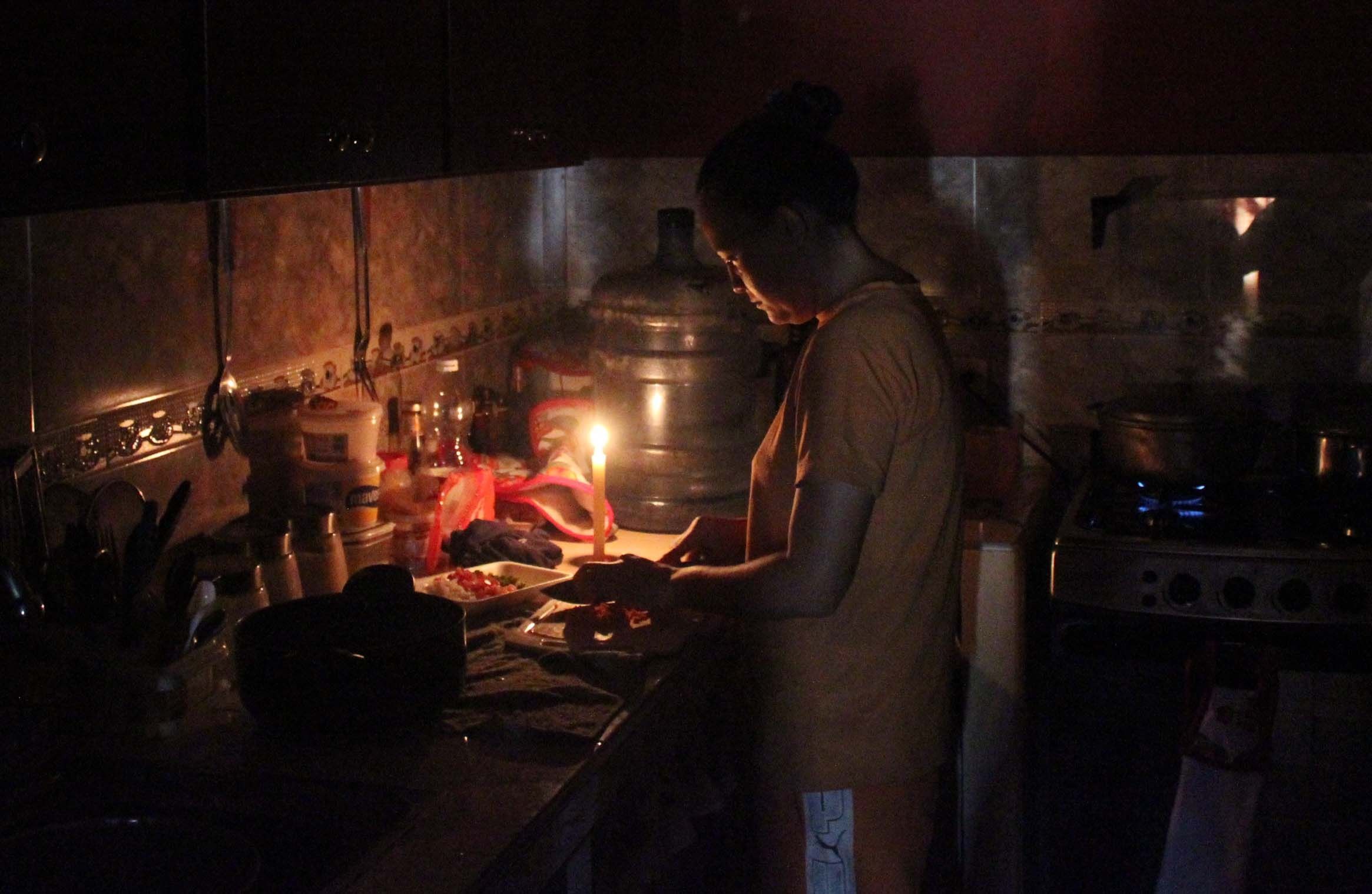 Varios estados de Venezuela pasaron otra noche sin luz