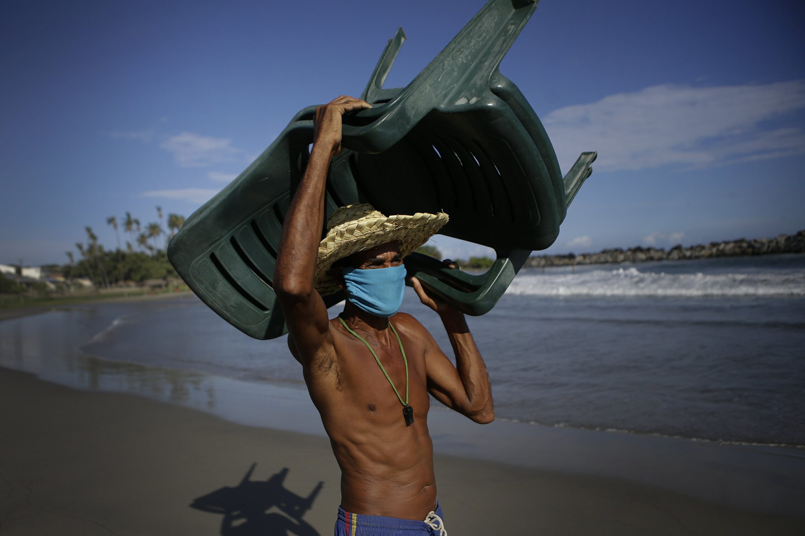 After 7 months, it’s back to the beach for some Venezuelans