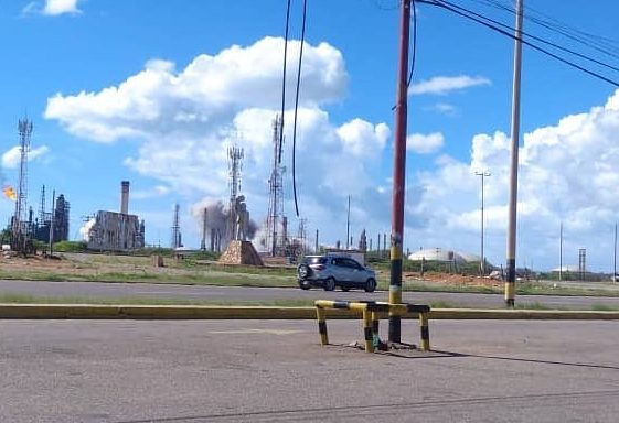Explosión en refinería Amuay causó alarma entre los pobladores (FOTOS)