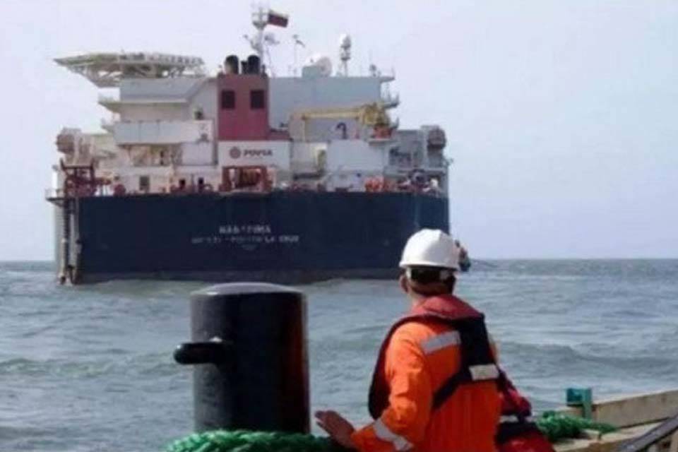 Elliot Abrams anuncia que EEUU sí prohibirá intercambios de crudo por diésel a Venezuela