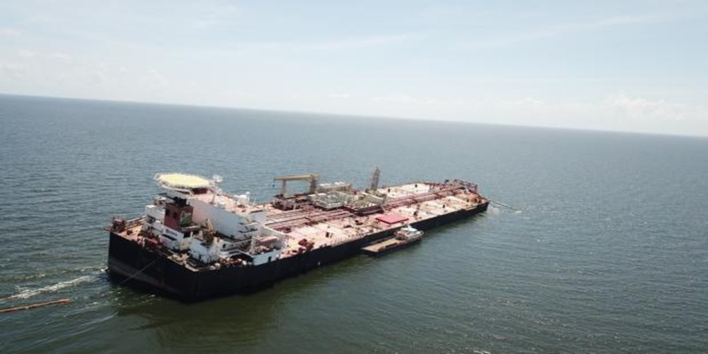PDVSA intenta evitar un desastre ecológico por el vertido de su buque en el Caribe