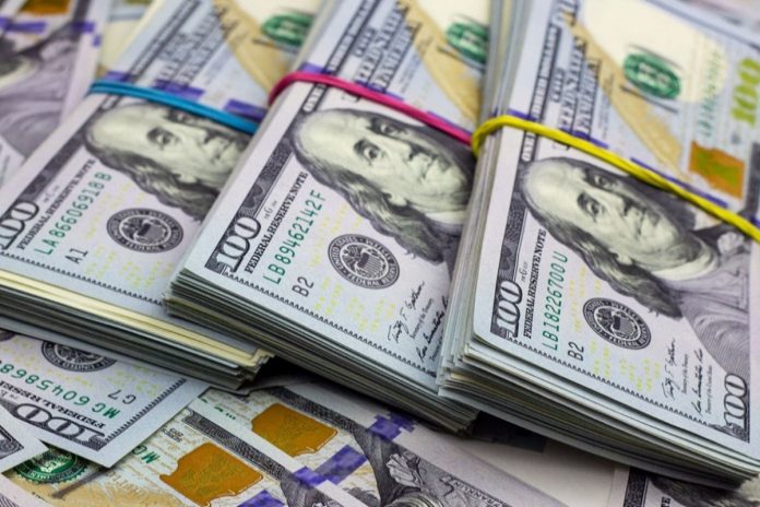 Alertan de que nuevo impuesto al dólar creará más escasez de la divisa