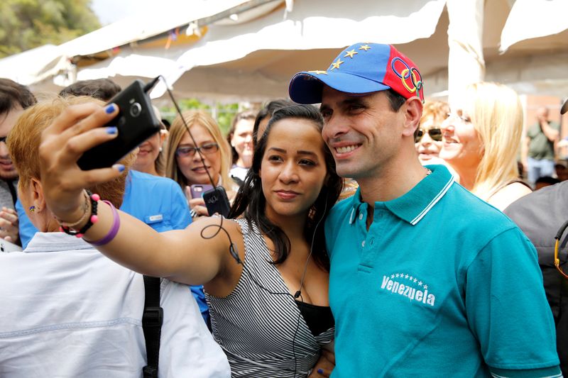 Venezuela’s Capriles calls on opposition to shut interim government -report