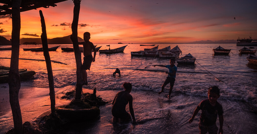 Treasure Washes Up on Venezuela’s Shore, Bringing Gold and Hope to a Village