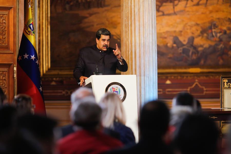 La táctica de Maduro para aislar a Venezuela con el quiebre de las aerolíneas