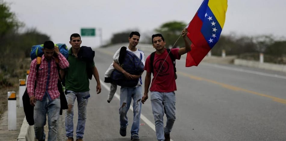 Migrantes venezolanos desamparados por un régimen opresor y un interinato decorativo