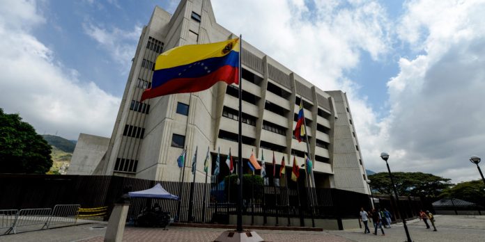 Sala Constitucional del TSJ del régimen declaró nula la extensión del mandato de la AN de Guaidó