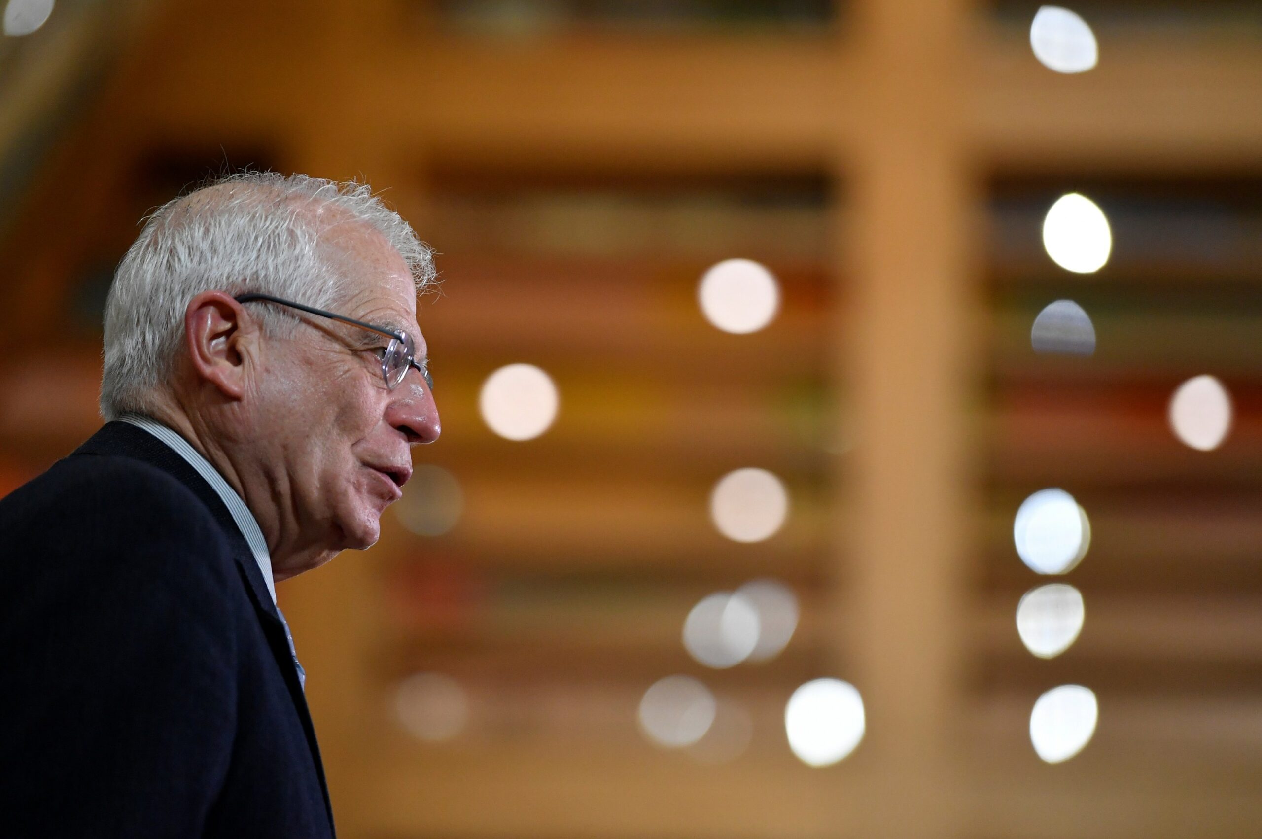 EU urges dialogue in Venezuela to set up new elections