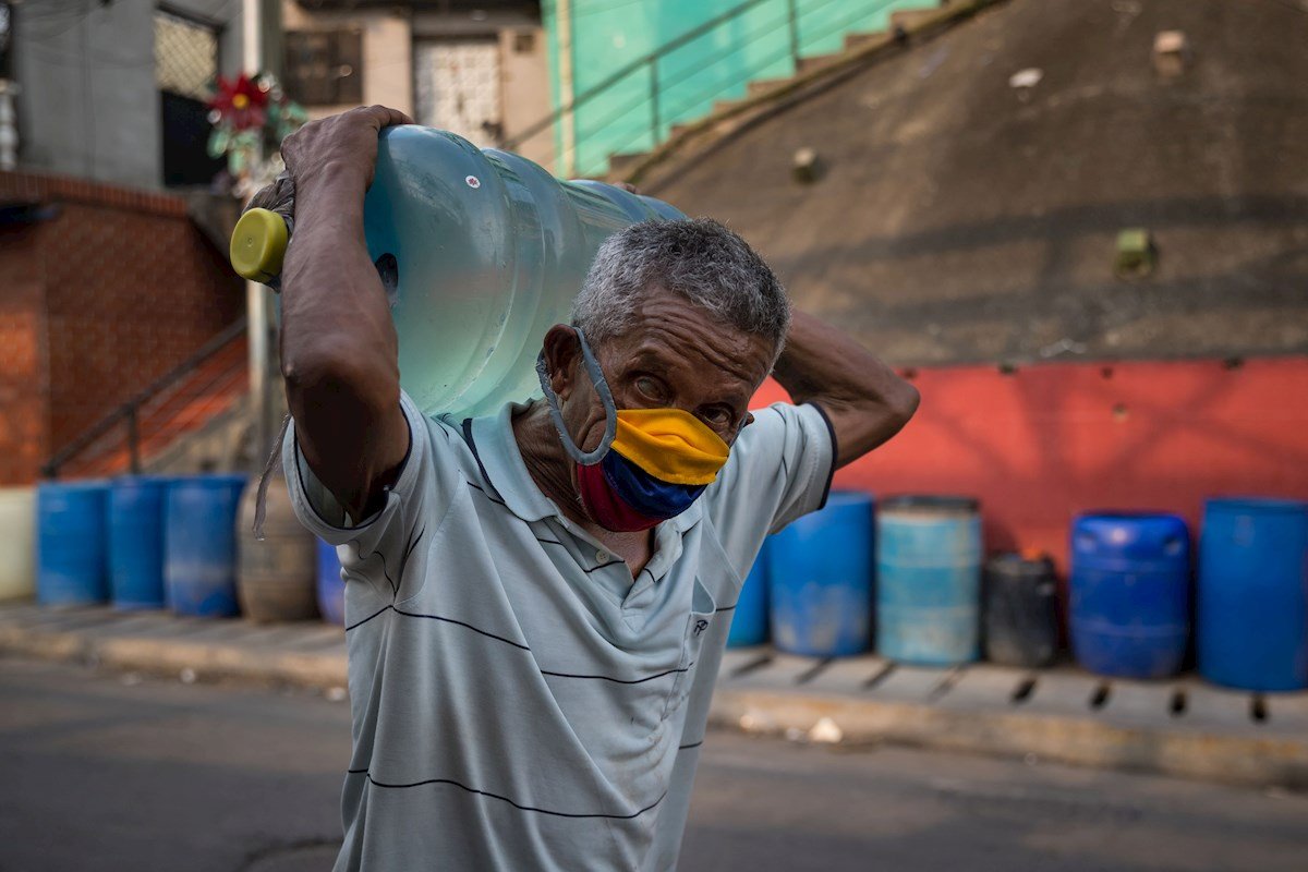 92% de los hogares venezolanos no recibe agua continua por las tuberías, según Cedice