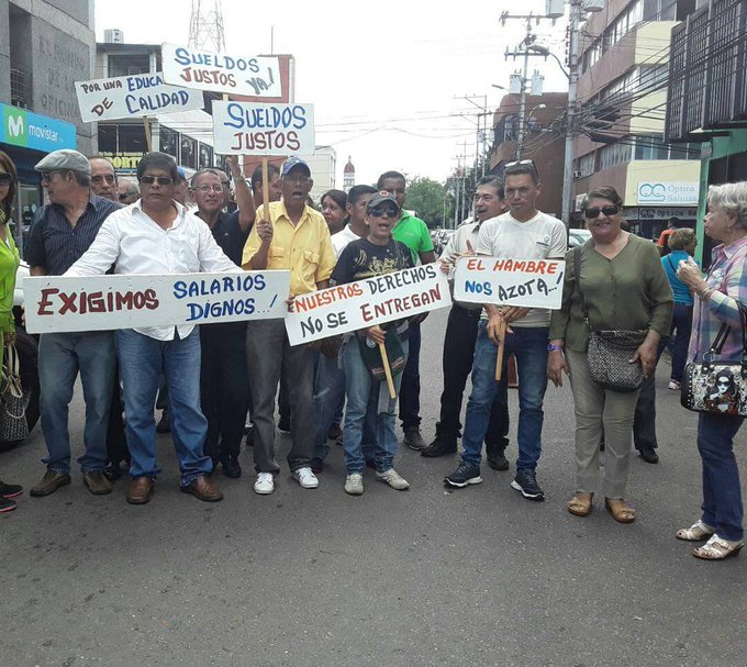 Al menos nueve protestas se registraron este lunes en el país
