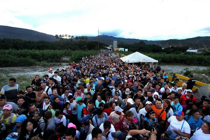 Colombia pide mayor apoyo para afrontar el flujo migratorio venezolano