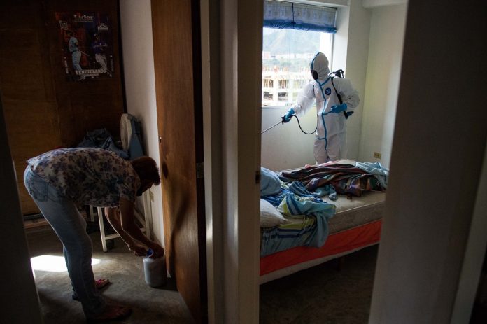 Los contagiados se están quedando en casa evadiendo la hospitalización: lo que no reflejan las cifras oficiales del covid-19 en Venezuela