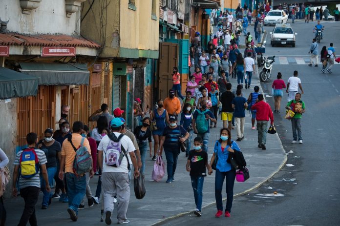 Consecomercio instó al régimen de Maduro a impulsar una vacunación masiva de la población