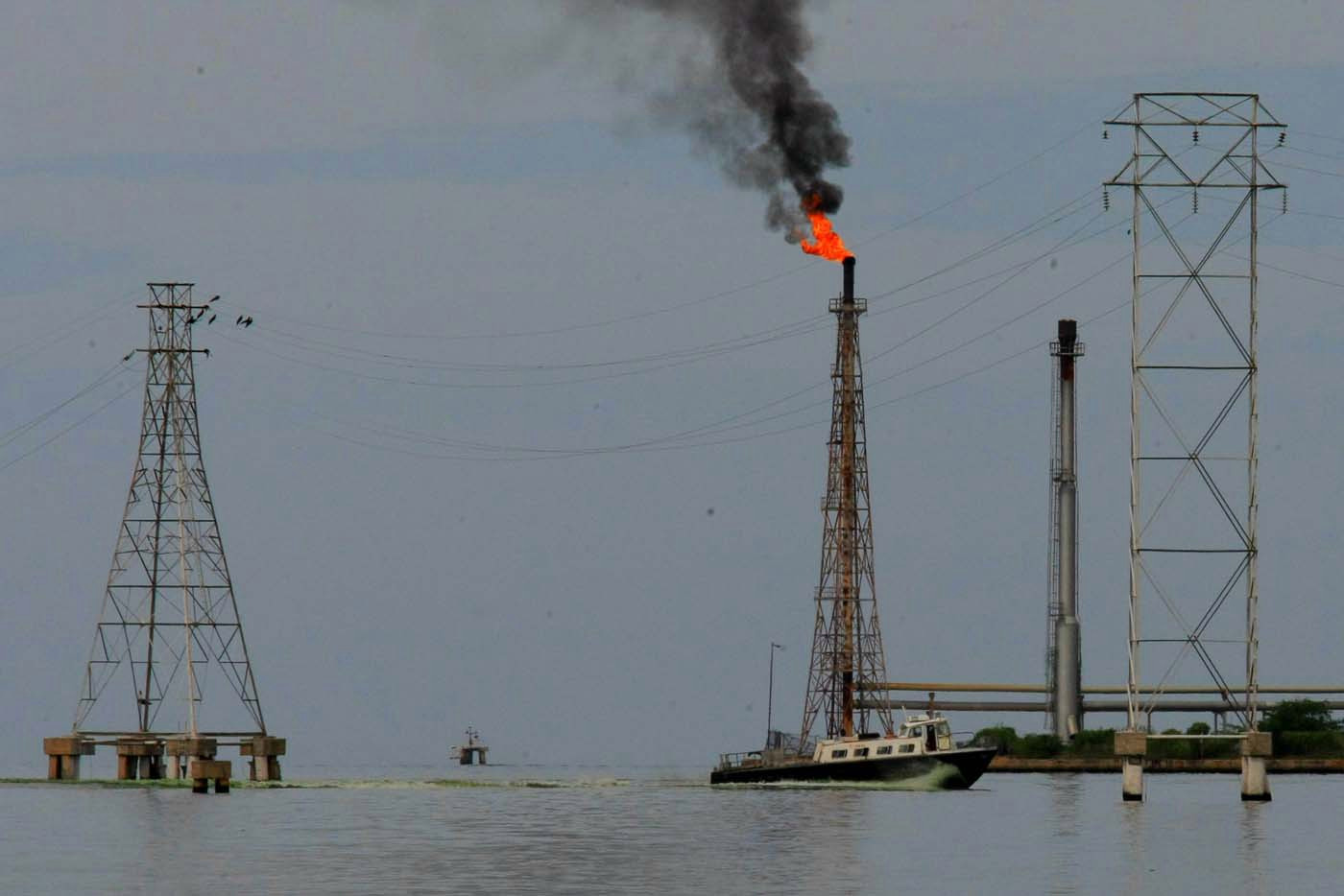 En abril, la producción de petróleo de Venezuela cayó 15%, según la Opep
