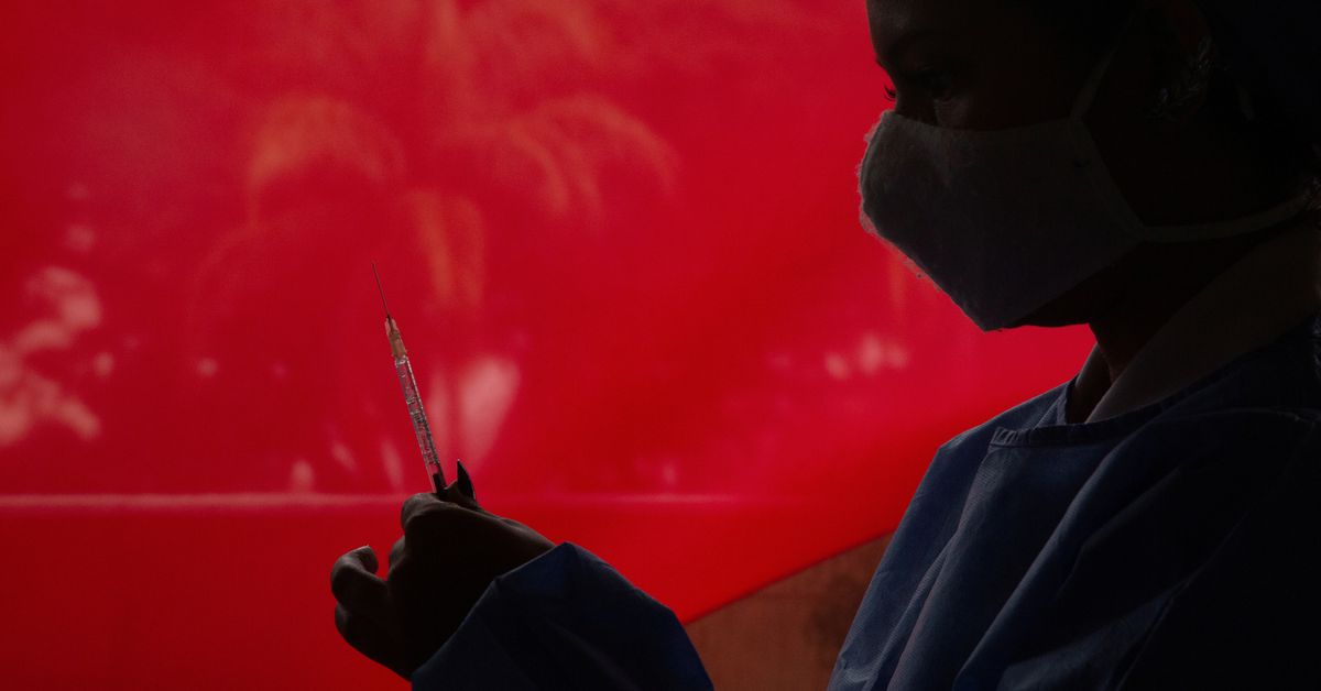 Venezuelans turned away for 2nd shots due to vaccine shortages, groups warn